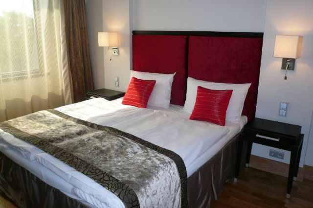 4*Reval Hotel Elizabete - США Отели
