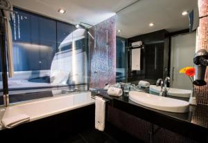 4*Eurostars Grand Hotel Central - Германия Отели