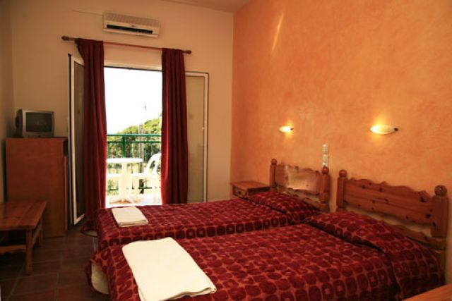 2+*Apollon Hotel - Палеокастрица - Греция Отели