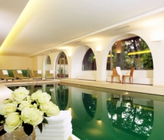 4*Hotel Schloss Weikersdorf - Австрия Отели